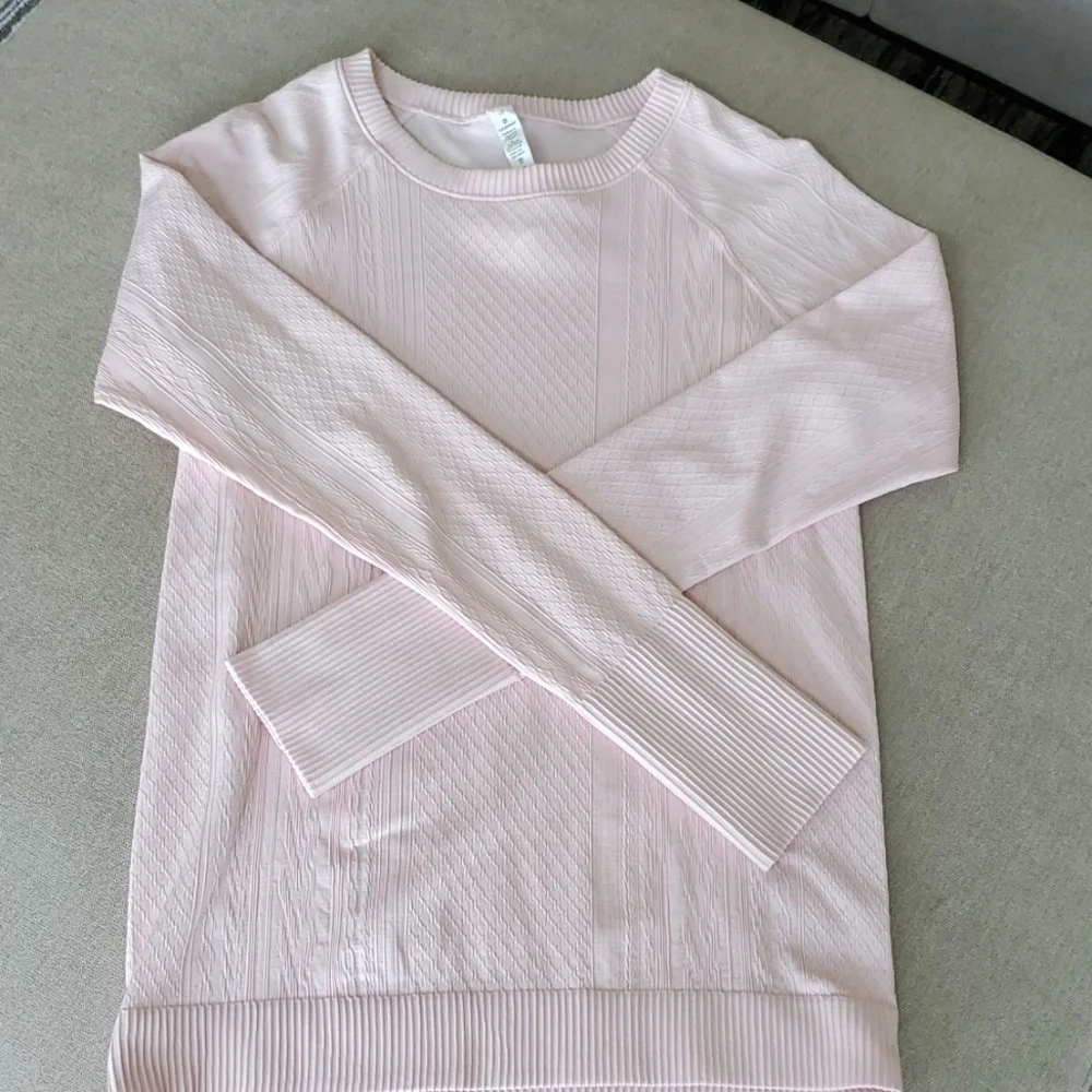 Lululemon long sleeve top Size 10 light pink